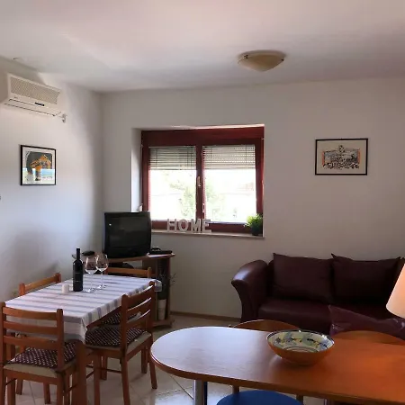Lux * פרמנטורה